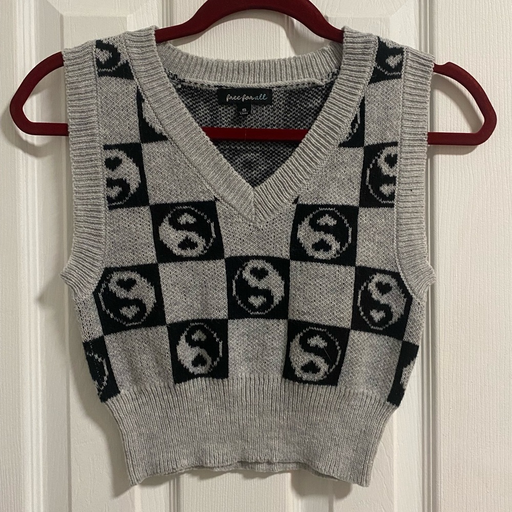 🖤3/$30 Yin and Yang sweater vest 90s aesthetic